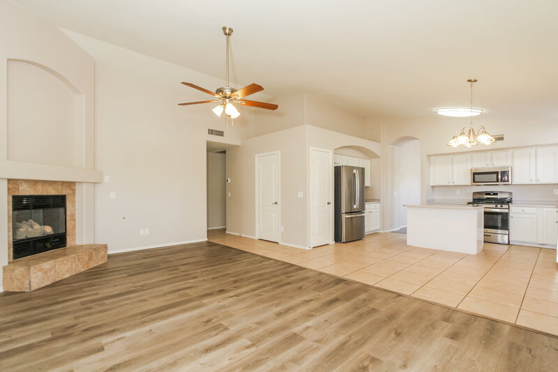 2,225/Mo, 1745 N 125th Dr Avondale, AZ 85392 Living Room View 2
