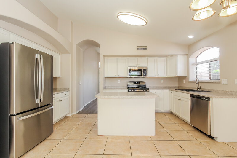 2,225/Mo, 1745 N 125th Dr Avondale, AZ 85392 Kitchen View 2