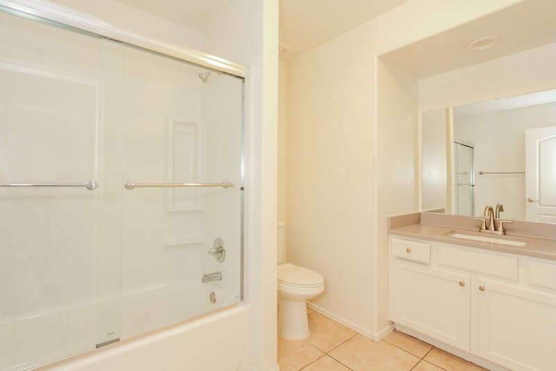 2,225/Mo, 1745 N 125th Dr Avondale, AZ 85392 Bathroom View