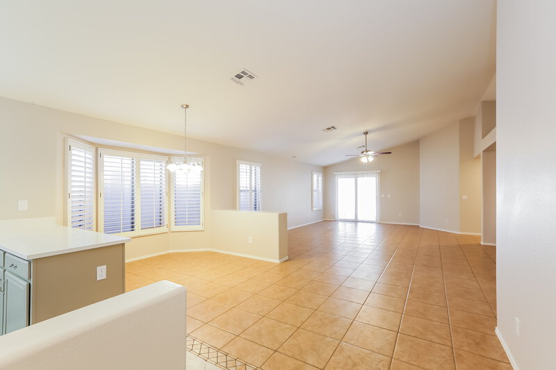 2,155/Mo, 10246 E Calypso Ave Mesa, AZ 85208 Dining Room View 2