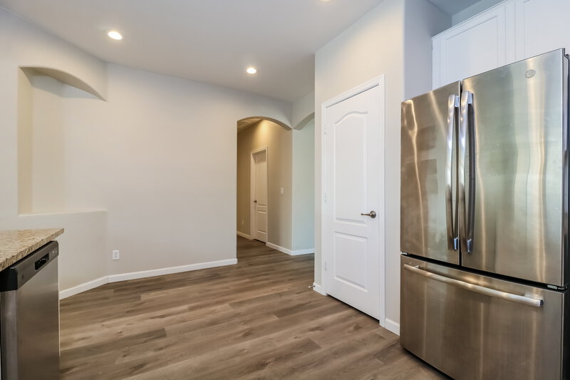 2,240/Mo, 17577 W Lilac St Goodyear, AZ 85338 Kitchen View 2