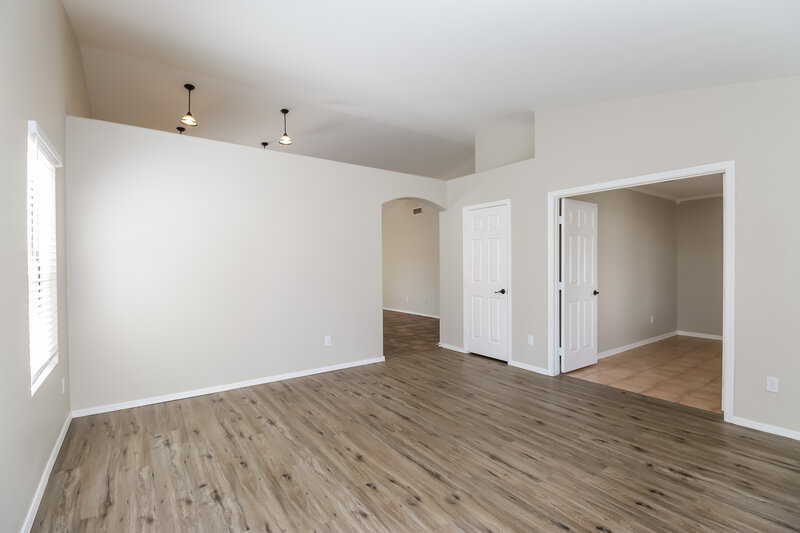 2,385/Mo, 3526 N Ravine Mesa, AZ 85215 Family Room View