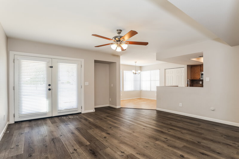 2,595/Mo, 7519 W Sequoia Dr Glendale, AZ 85308 Living Room View 2