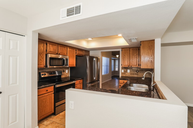 2,595/Mo, 7519 W Sequoia Dr Glendale, AZ 85308 Kitchen View