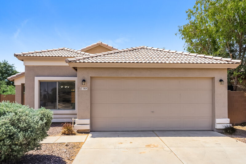 1,960/Mo, 7919 W Magnolia St Phoenix, AZ 85043 External View