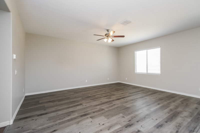 1,970/Mo, 4208 S 82nd Ln Phoenix, AZ 85043 Living Room View