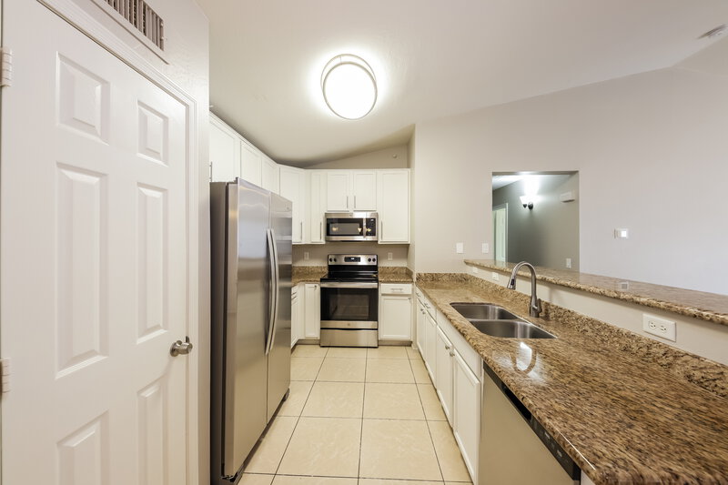 1,840/Mo, 12939 W Port Royale Ln El Mirage, AZ 85335 Kitchen View 2