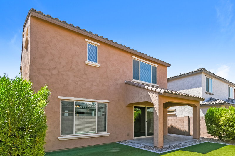 2,565/Mo, 9528 E Travertine Ave Mesa, AZ 85212 Rear View