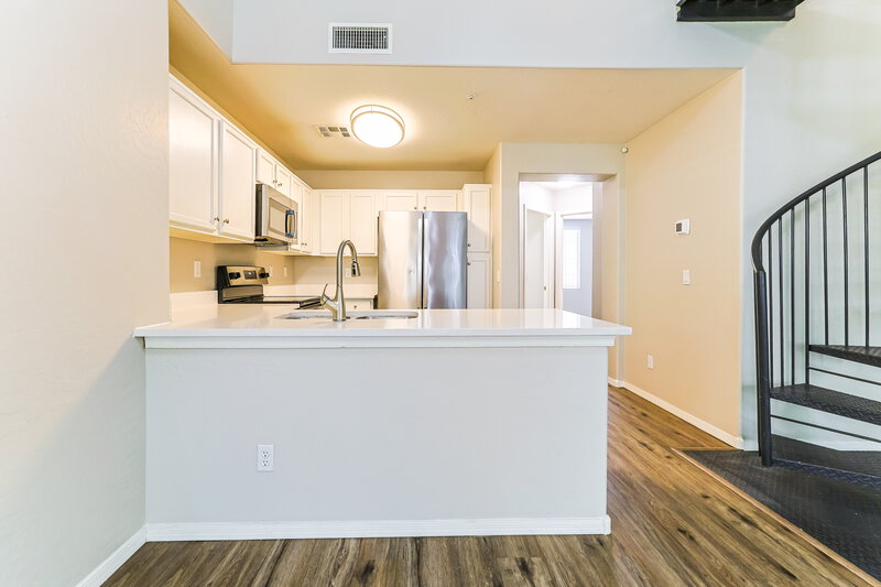 2,135/Mo, 163 W Tremaine Ct Gilbert, AZ 85233 Kitchen View