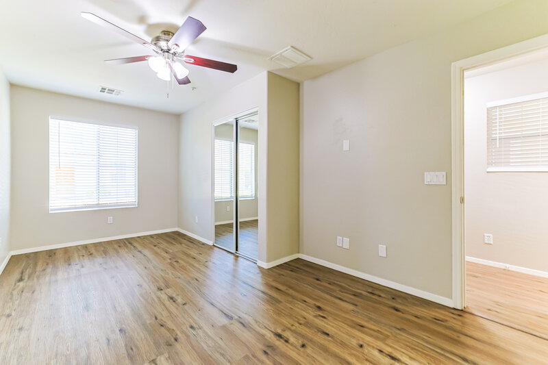 2,135/Mo, 163 W Tremaine Ct Gilbert, AZ 85233 Main Bedroom View 2