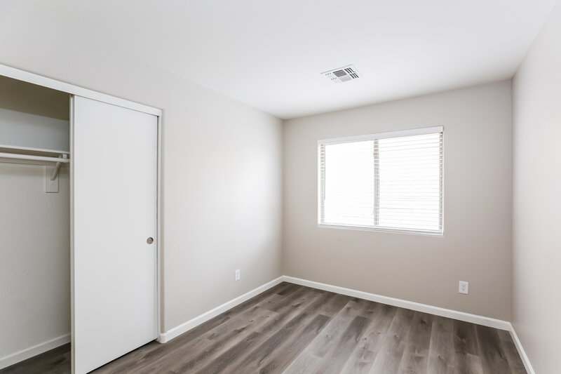 2,105/Mo, 7939 W Lumbee St Phoenix, AZ 85043 Bedroom View