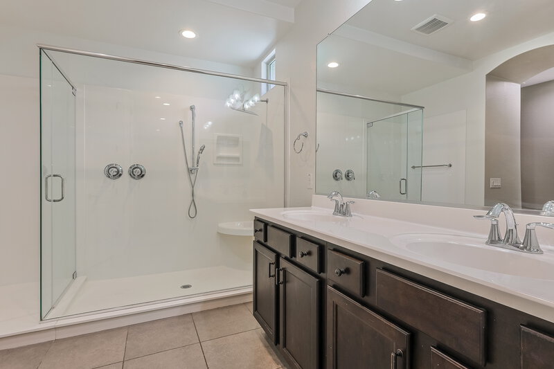2,590/Mo, 20665 E Canary Way Queen Creek, AZ 85142 Main Bathroom View