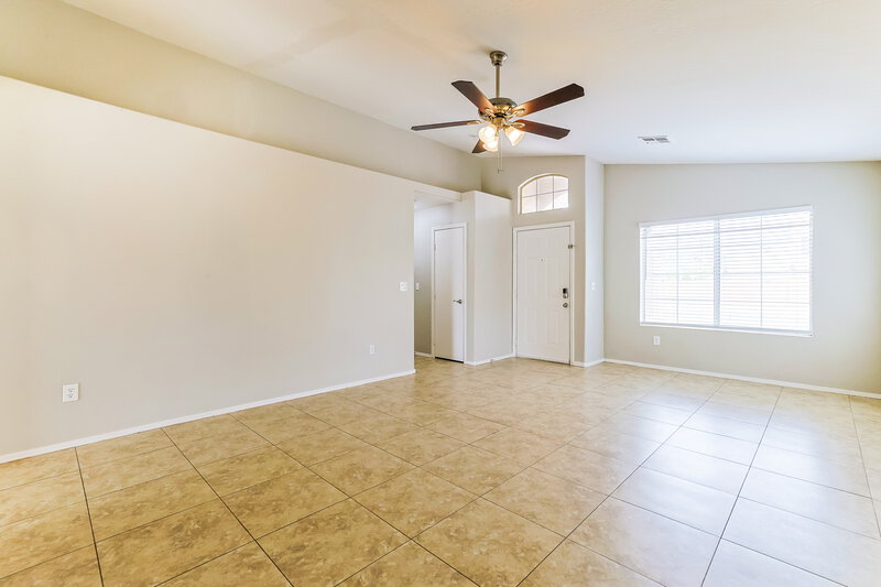 2,170/Mo, 7517 E Nopal Ave Mesa, AZ 85209 Living Room View 2