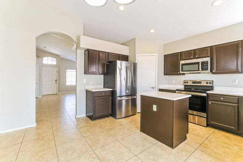 2,170/Mo, 7517 E Nopal Ave Mesa, AZ 85209 Kitchen View
