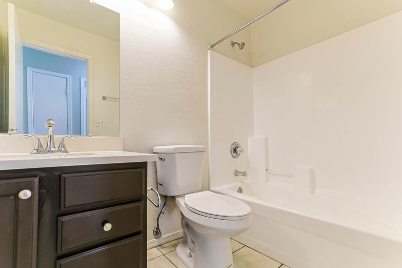 2,170/Mo, 7517 E Nopal Ave Mesa, AZ 85209 Bathroom View
