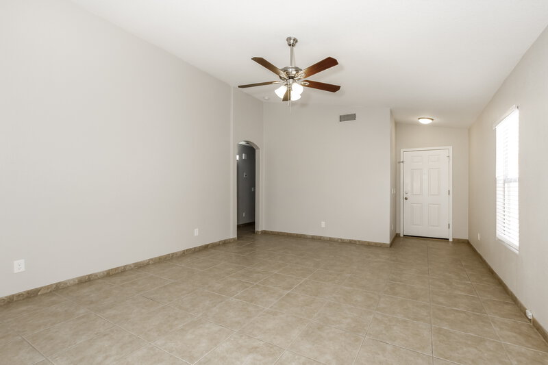 2,435/Mo, 20211 N 31st St Phoenix, AZ 85050 Living Room View