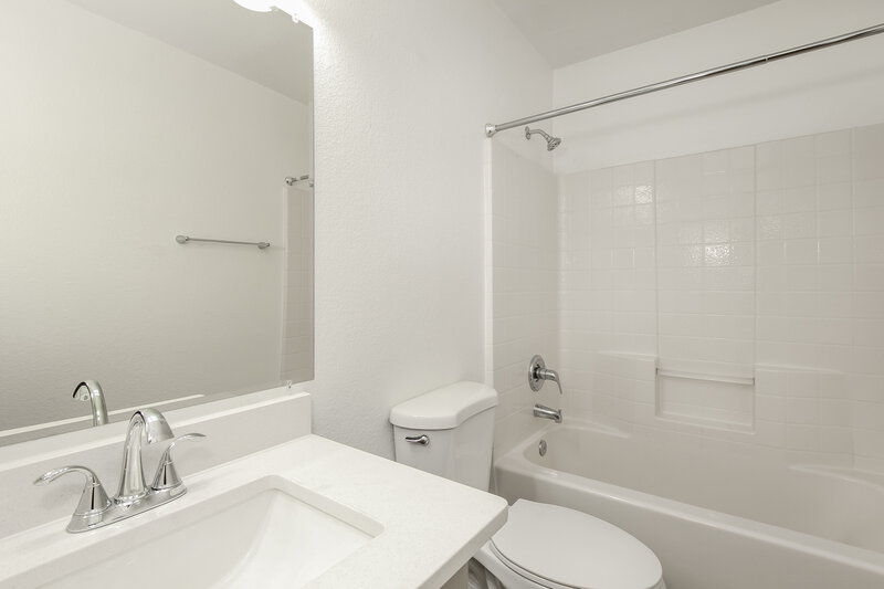 2,435/Mo, 20211 N 31st St Phoenix, AZ 85050 Bathroom View