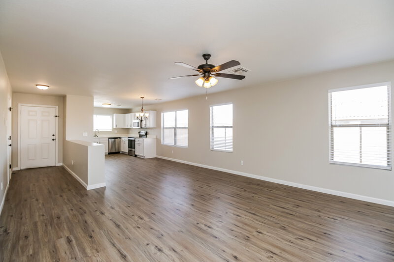 2,055/Mo, 6079 S Wilson Dr Chandler, AZ 85249 Living Room View 3