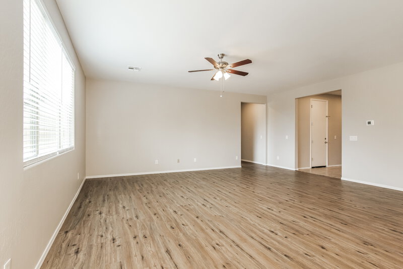 2,495/Mo, 6114 S 30th Ln Phoenix, AZ 85041 Living Room View 2