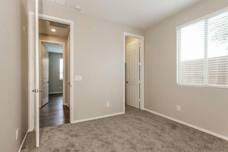 2,495/Mo, 6114 S 30th Ln Phoenix, AZ 85041 Bedroom View 2
