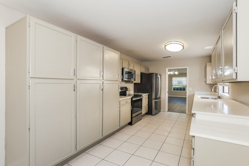 2,390/Mo, 23837 N 40th Dr Glendale, AZ 85310 Kitchen View