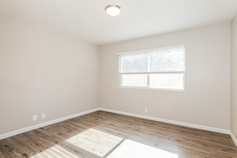 2,390/Mo, 23837 N 40th Dr Glendale, AZ 85310 Bedroom View 3