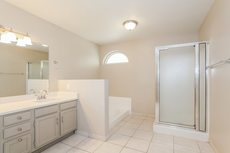 2,390/Mo, 23837 N 40th Dr Glendale, AZ 85310 Bathroom View