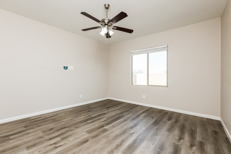 2,225/Mo, 4216 S 82nd Ln Phoenix, AZ 85043 Main Bedroom View