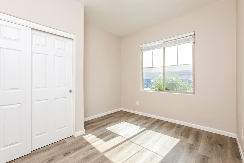 2,225/Mo, 4216 S 82nd Ln Phoenix, AZ 85043 Bedroom View