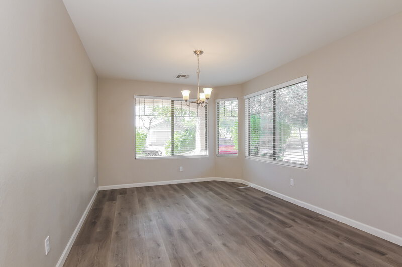 2,060/Mo, 4340 W Alta Vista Rd Laveen, AZ 85339 Dining Room View