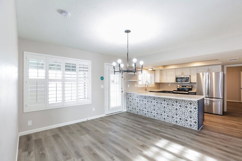 2,090/Mo, 8402 S 15th Way Phoenix, AZ 85042 Dining Room View