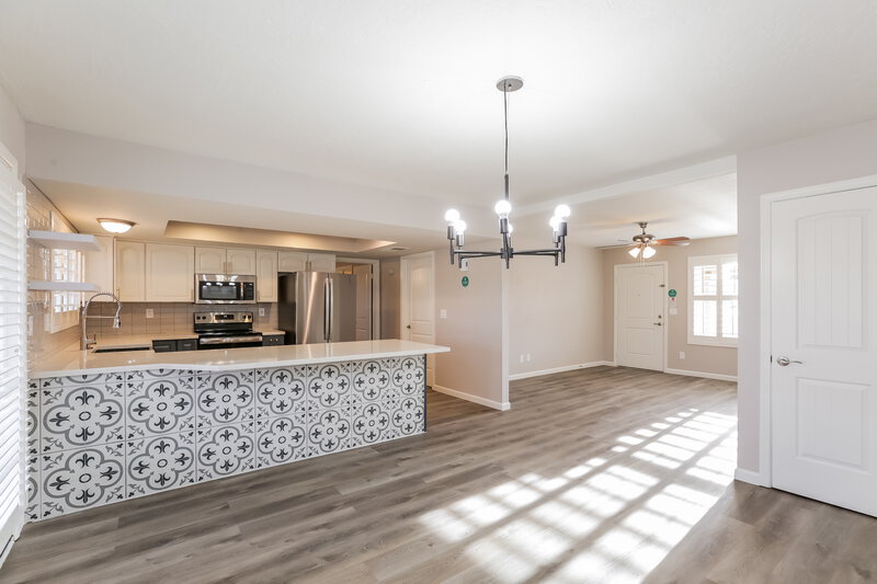 2,090/Mo, 8402 S 15th Way Phoenix, AZ 85042 Dining Room View 3