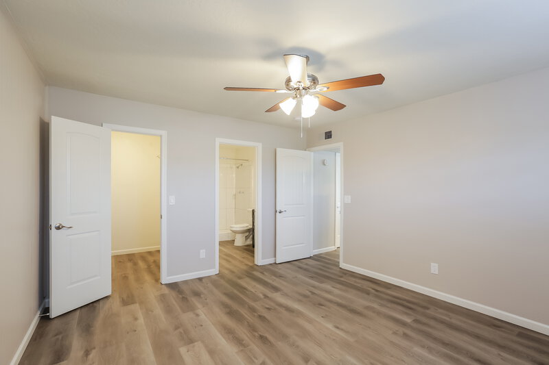 2,090/Mo, 8402 S 15th Way Phoenix, AZ 85042 Main Bedroom View 2