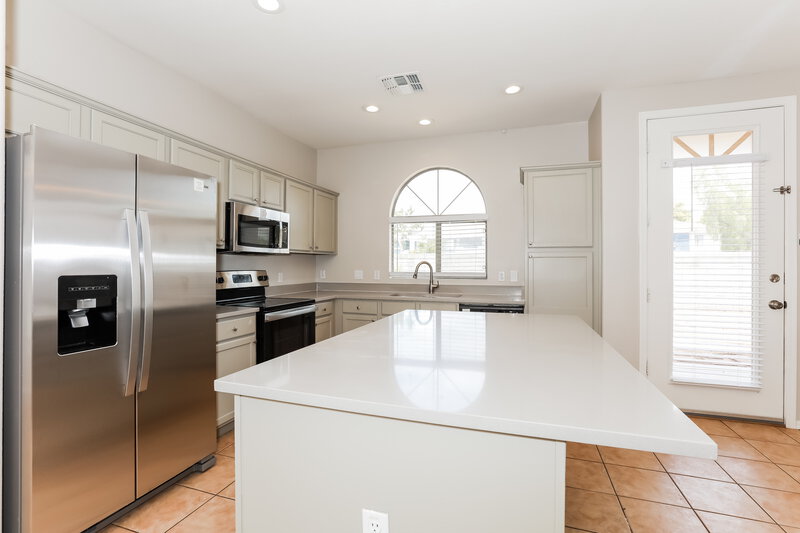 2,370/Mo, 5334 E Harmony Ave Mesa, AZ 85206 Kitchen View 2
