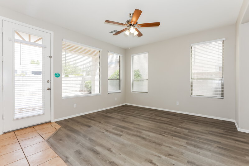 2,370/Mo, 5334 E Harmony Ave Mesa, AZ 85206 Family Room View 2