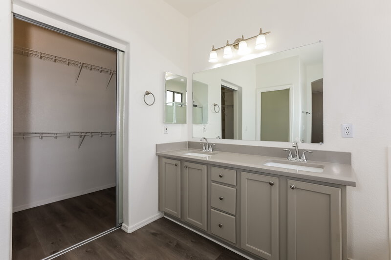 2,370/Mo, 5334 E Harmony Ave Mesa, AZ 85206 Main Bathroom View