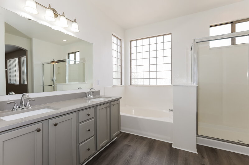 2,370/Mo, 5334 E Harmony Ave Mesa, AZ 85206 Main Bathroom View 2