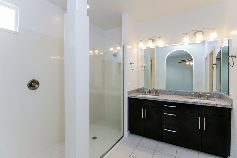 4,330/Mo, 22339 E Cherrywood Dr Queen Creek, AZ 85142 Main Bathroom View
