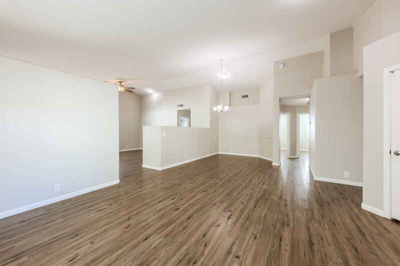 2,195/Mo, 8936 W Fullam St Peoria, AZ 85382 Living Room View