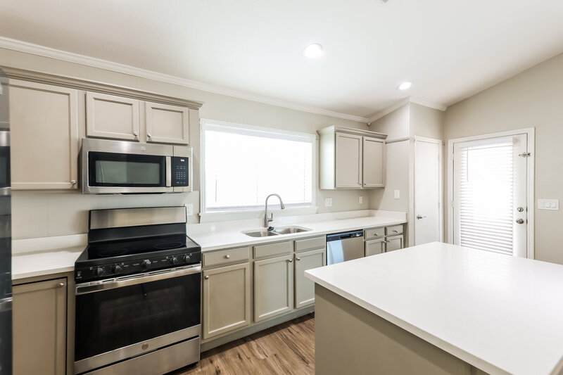2,195/Mo, 8936 W Fullam St Peoria, AZ 85382 Kitchen View 2