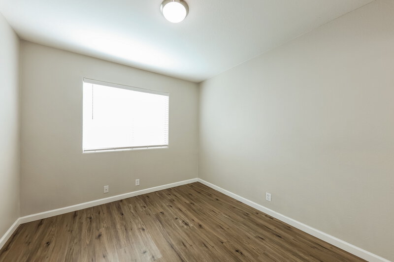 2,195/Mo, 8936 W Fullam St Peoria, AZ 85382 Bedroom View