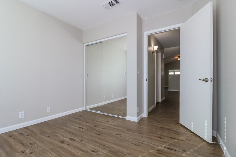 2,310/Mo, 8936 W Fullam St Peoria, AZ 85382 Bedroom View 3