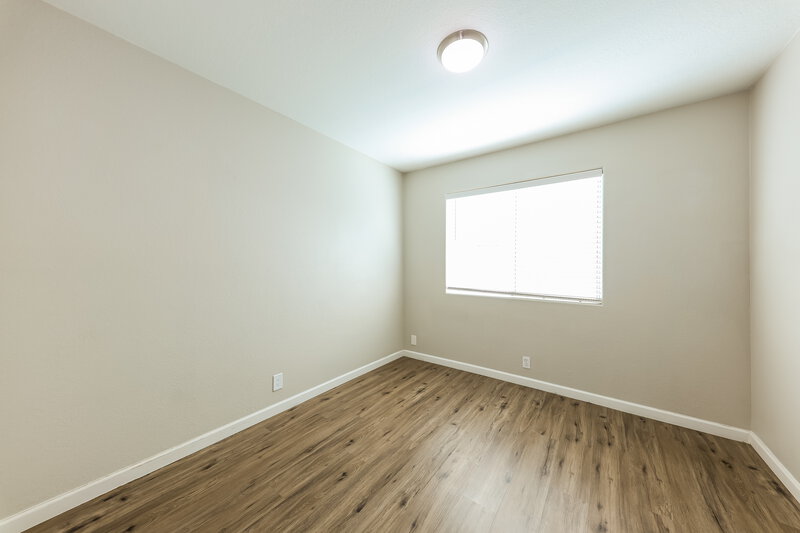 2,195/Mo, 8936 W Fullam St Peoria, AZ 85382 Bedroom View 2