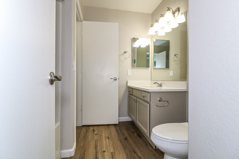 2,310/Mo, 8936 W Fullam St Peoria, AZ 85382 Bathroom View