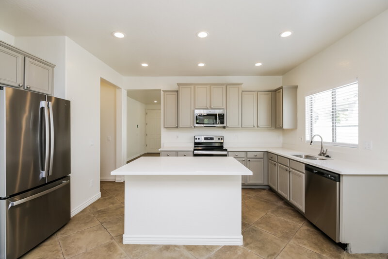 2,635/Mo, 4115 E Page Ave Gilbert, AZ 85234 Kitchen View