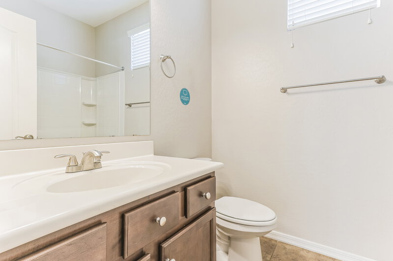 3,070/Mo, 1148 S Lydia Ln Gilbert, AZ 85296 Bathroom View 2