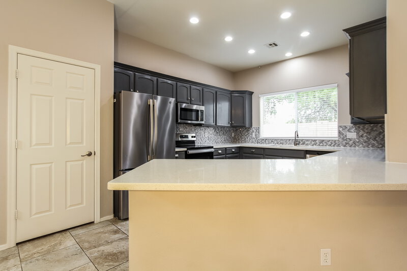 2,255/Mo, 6617 S 5th Way Phoenix, AZ 85042 Misc View 5