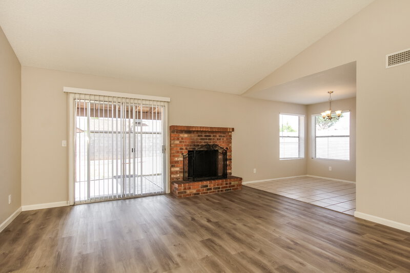 2,025/Mo, 6808 W Cameron Dr Peoria, AZ 85345 Living Room View 2