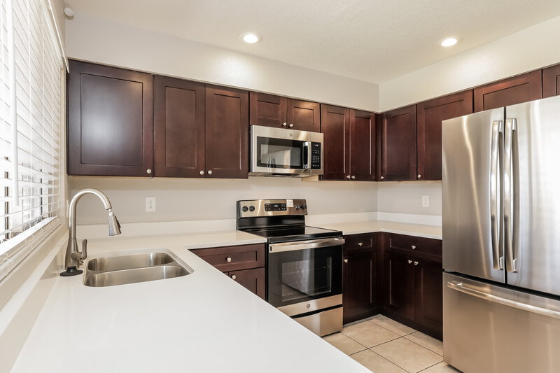 1,815/Mo, 7209 W Carol Ave Peoria, AZ 85345 Kitchen View 2