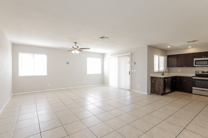 1,815/Mo, 7209 W Carol Ave Peoria, AZ 85345 Family Room View